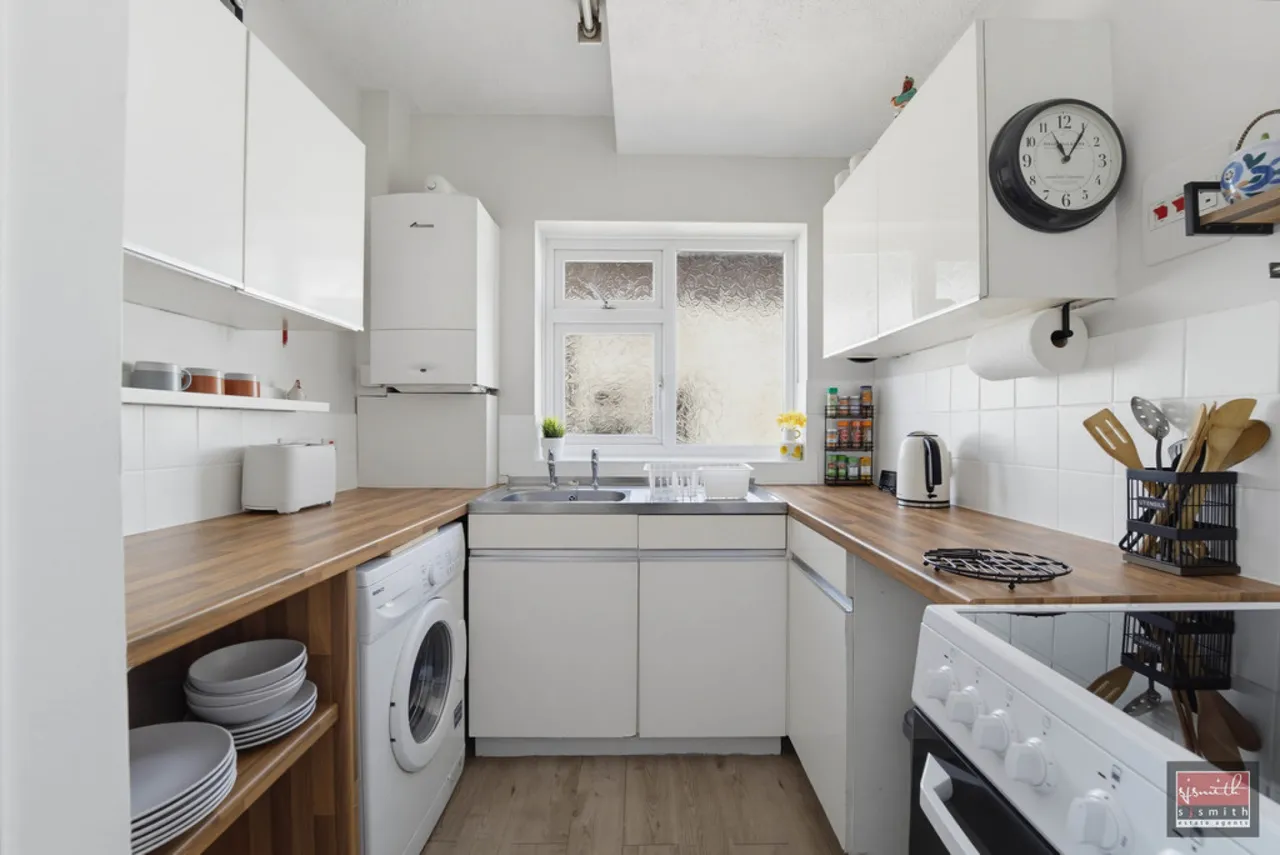 Woodthorpe Road, Ashford, photo 3