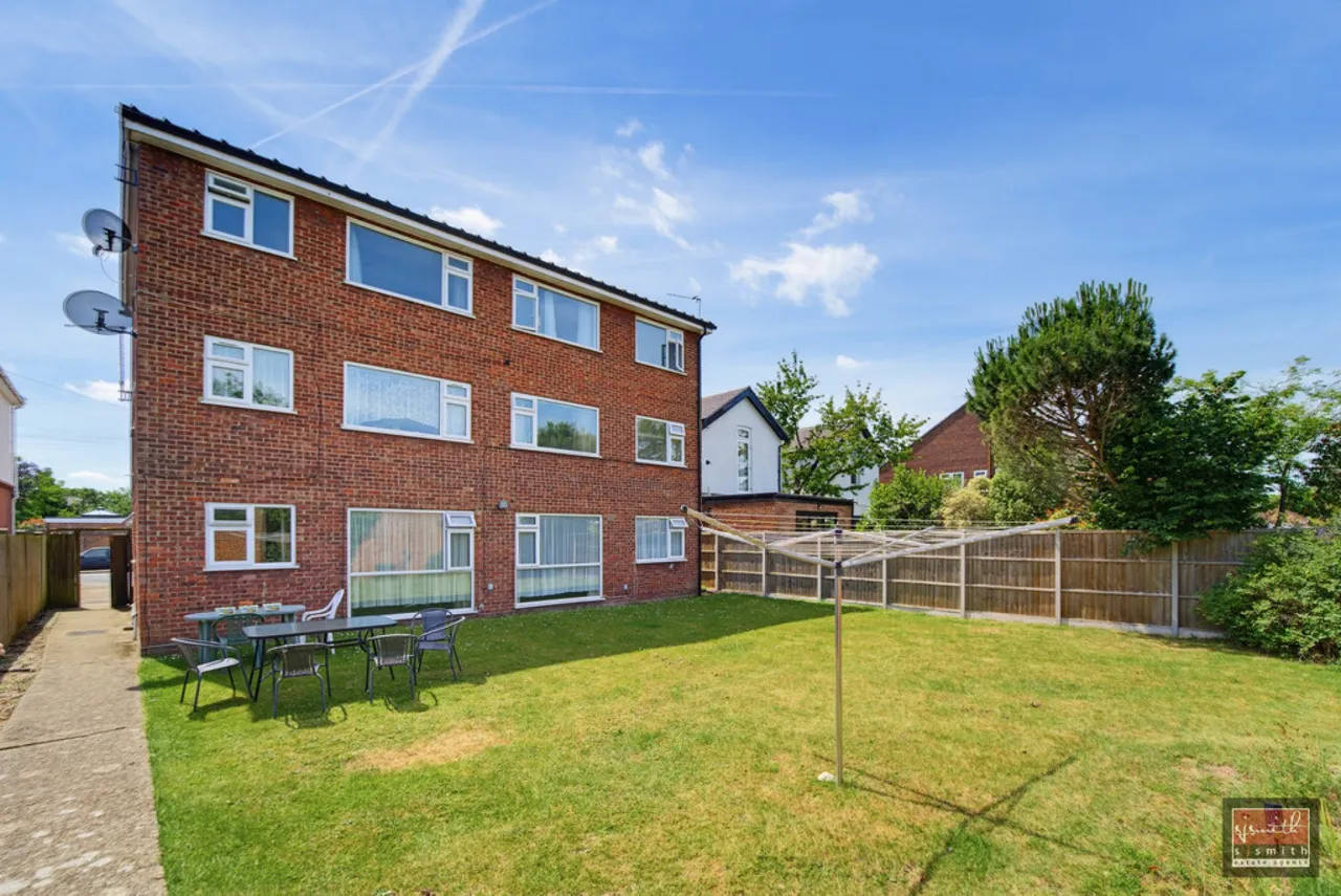 1 bed flat for sale, Woodthorpe Road, Ashford
