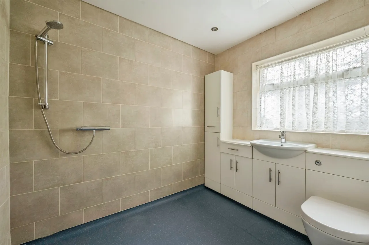 Wiltshire Avenue, Burton-upon-Stather, SCUNTHORPE, photo 12