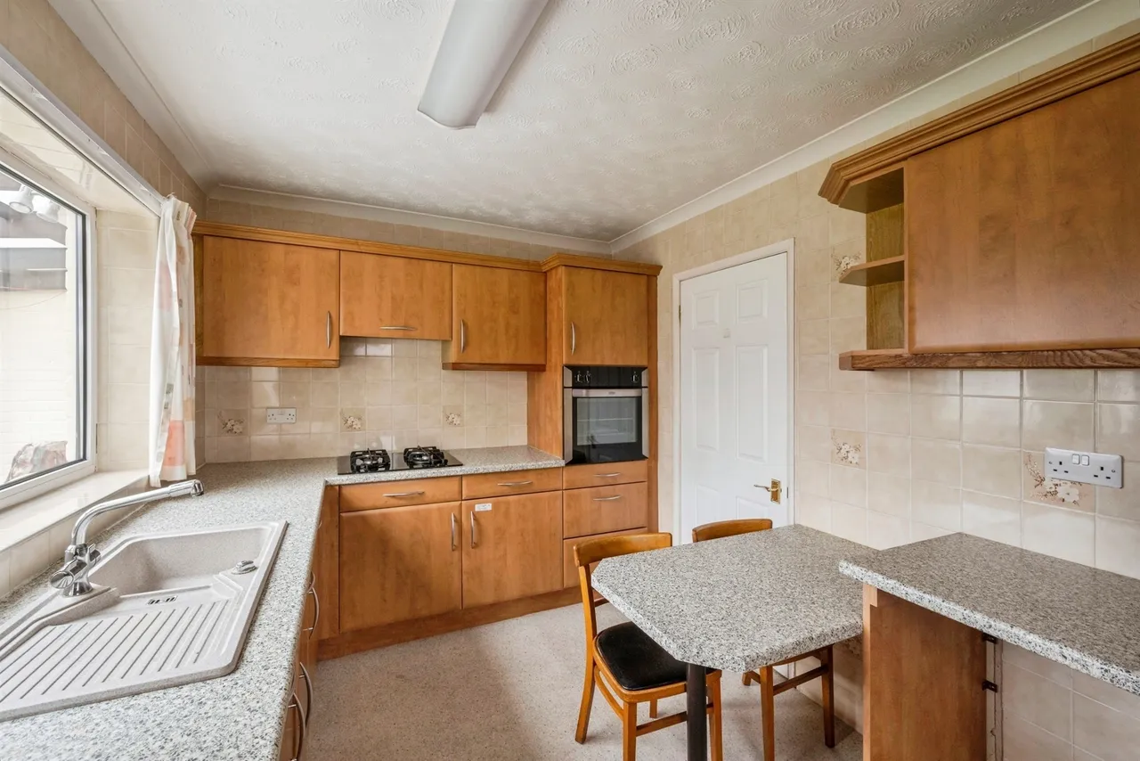 Wiltshire Avenue, Burton-upon-Stather, SCUNTHORPE, photo 4
