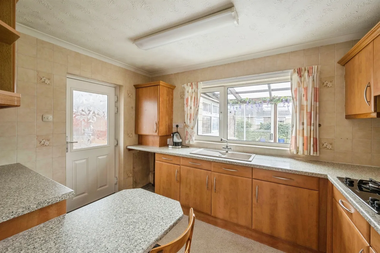Wiltshire Avenue, Burton-upon-Stather, SCUNTHORPE, photo 3