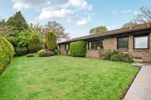 Stafford Lake, Knaphill, GU21, photo 19