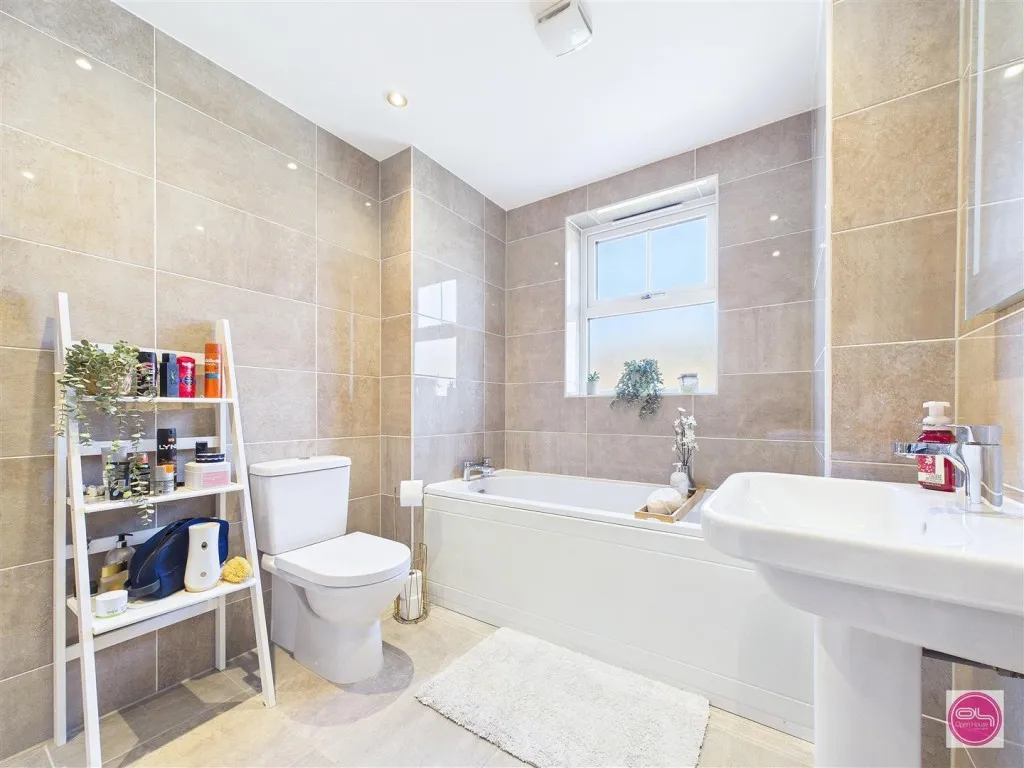 Claymills Close, Burton-On-Trent, DE15, photo 30