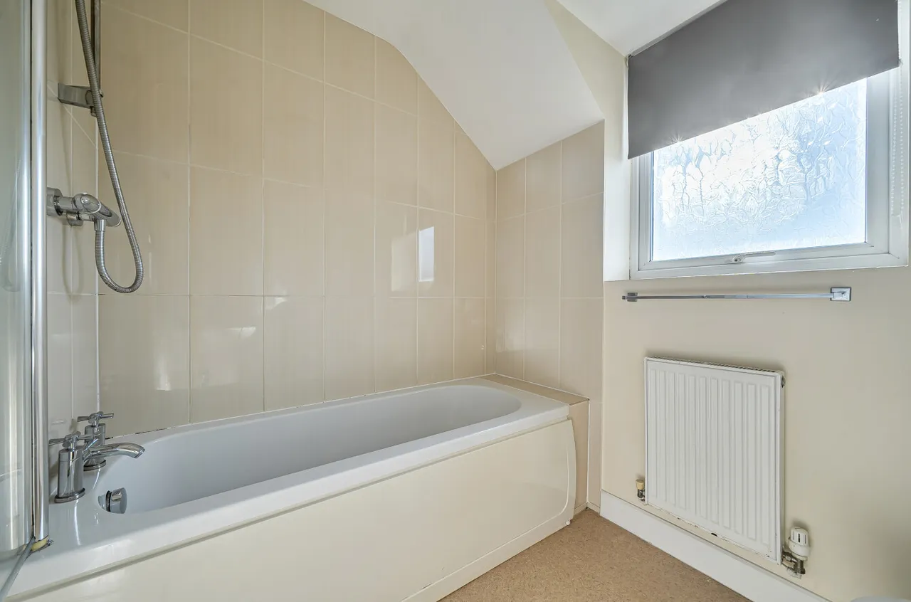Brynmor Close, Newtown, photo 15