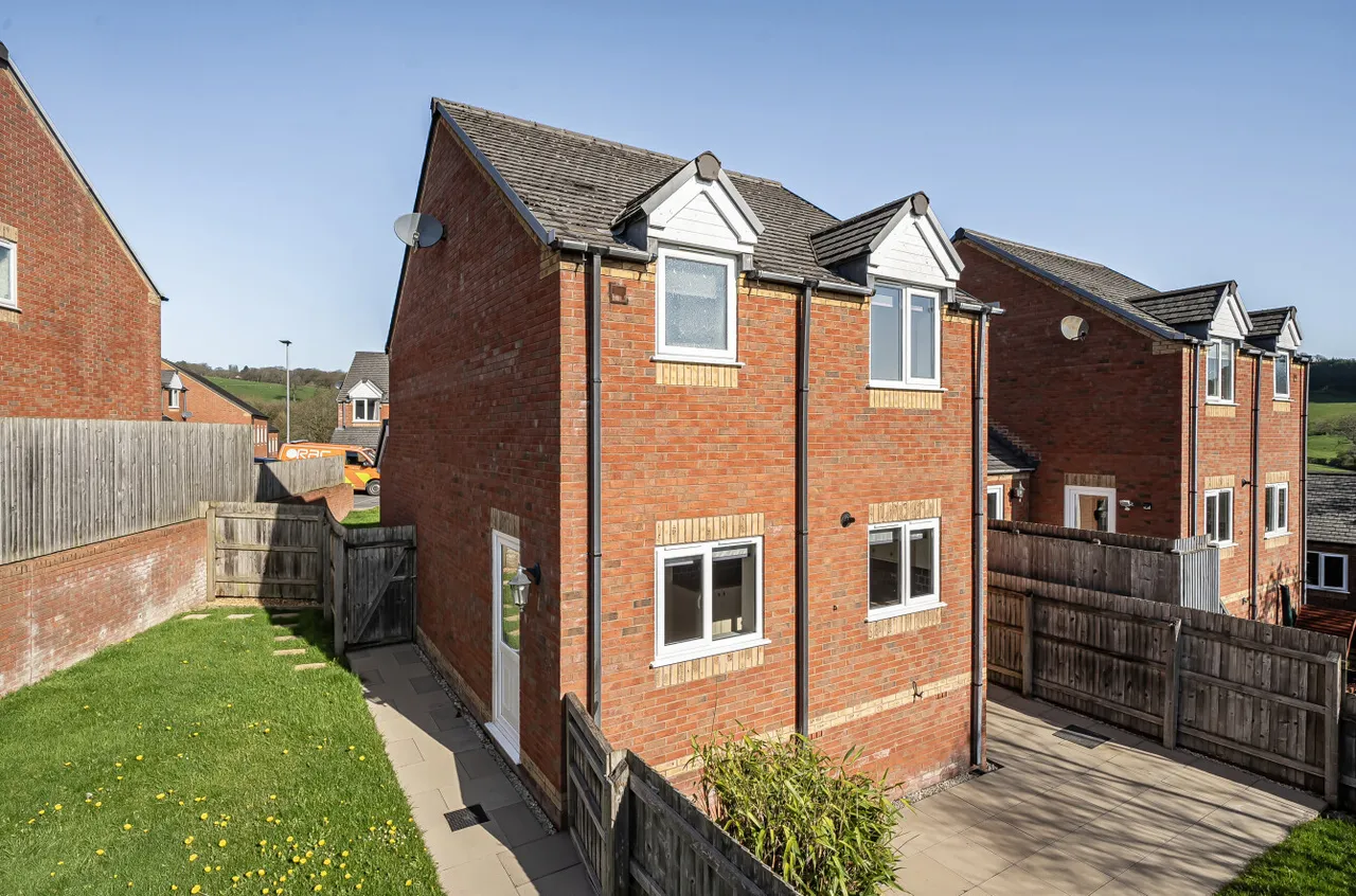 Brynmor Close, Newtown, photo 21