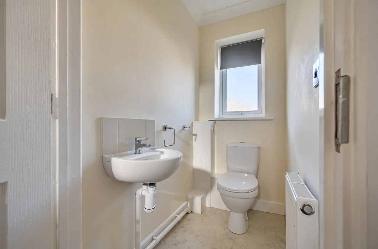 Brynmor Close, Newtown, photo 7