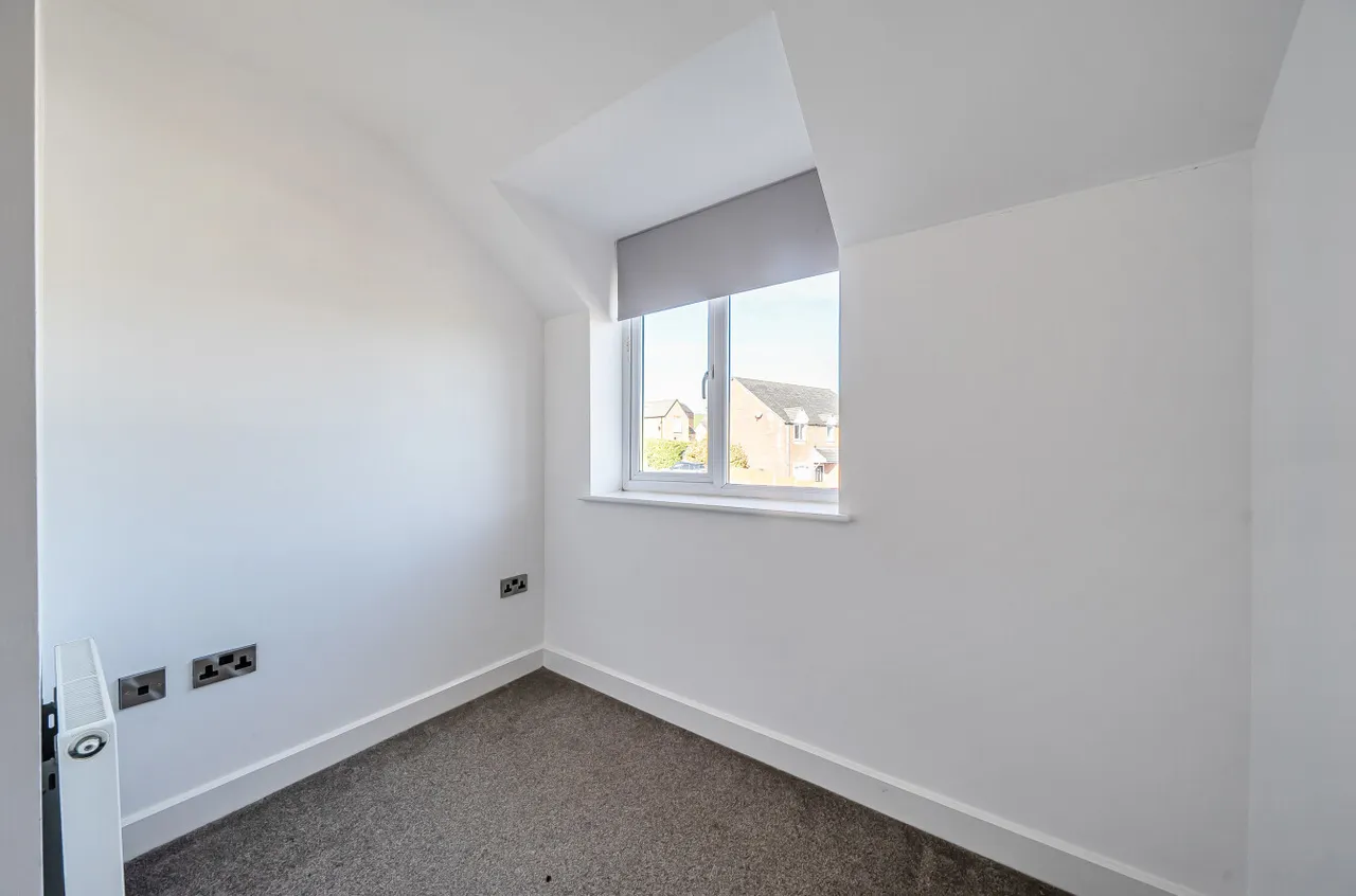 Brynmor Close, Newtown, photo 13