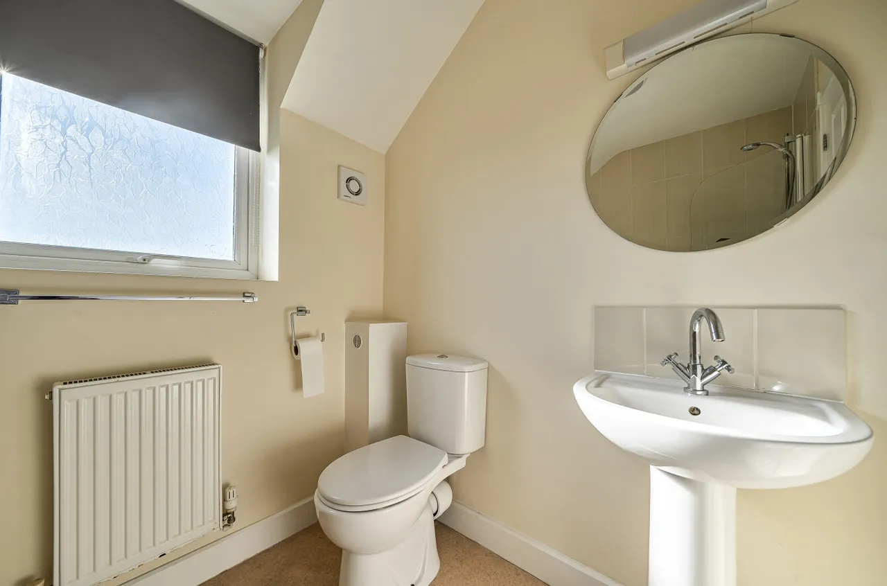Brynmor Close, Newtown, photo 16