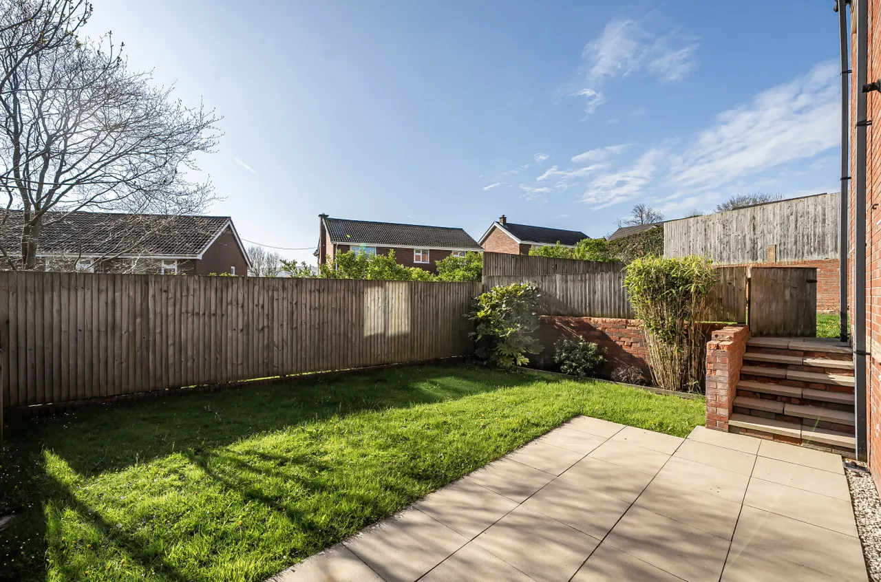 Brynmor Close, Newtown, photo 18