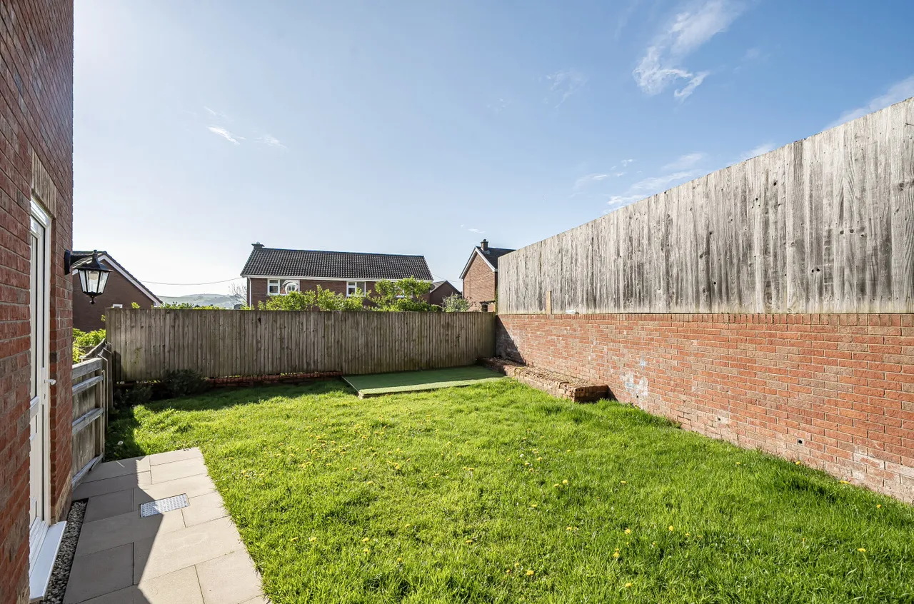 Brynmor Close, Newtown, photo 17