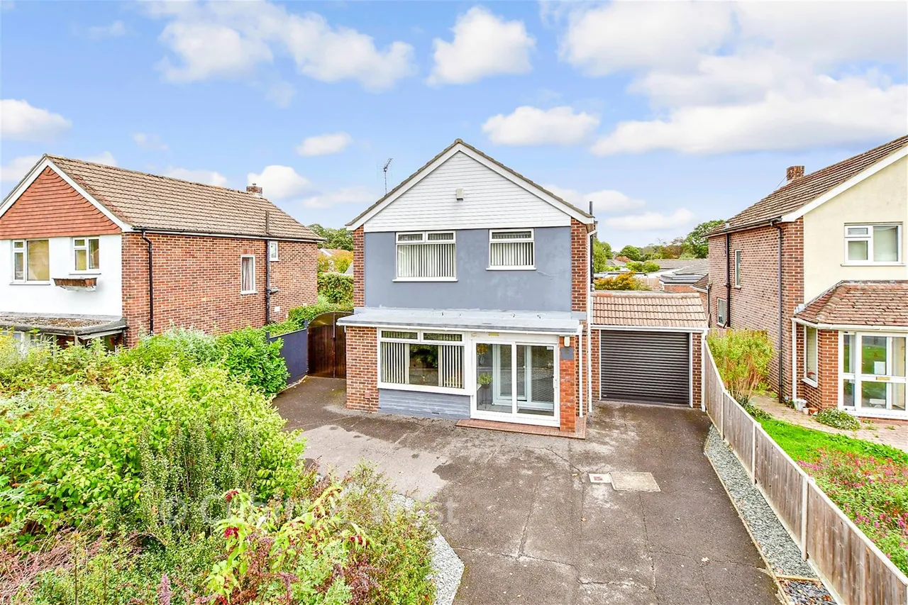 3 bed house for sale, The Link, Waterlooville, PO7