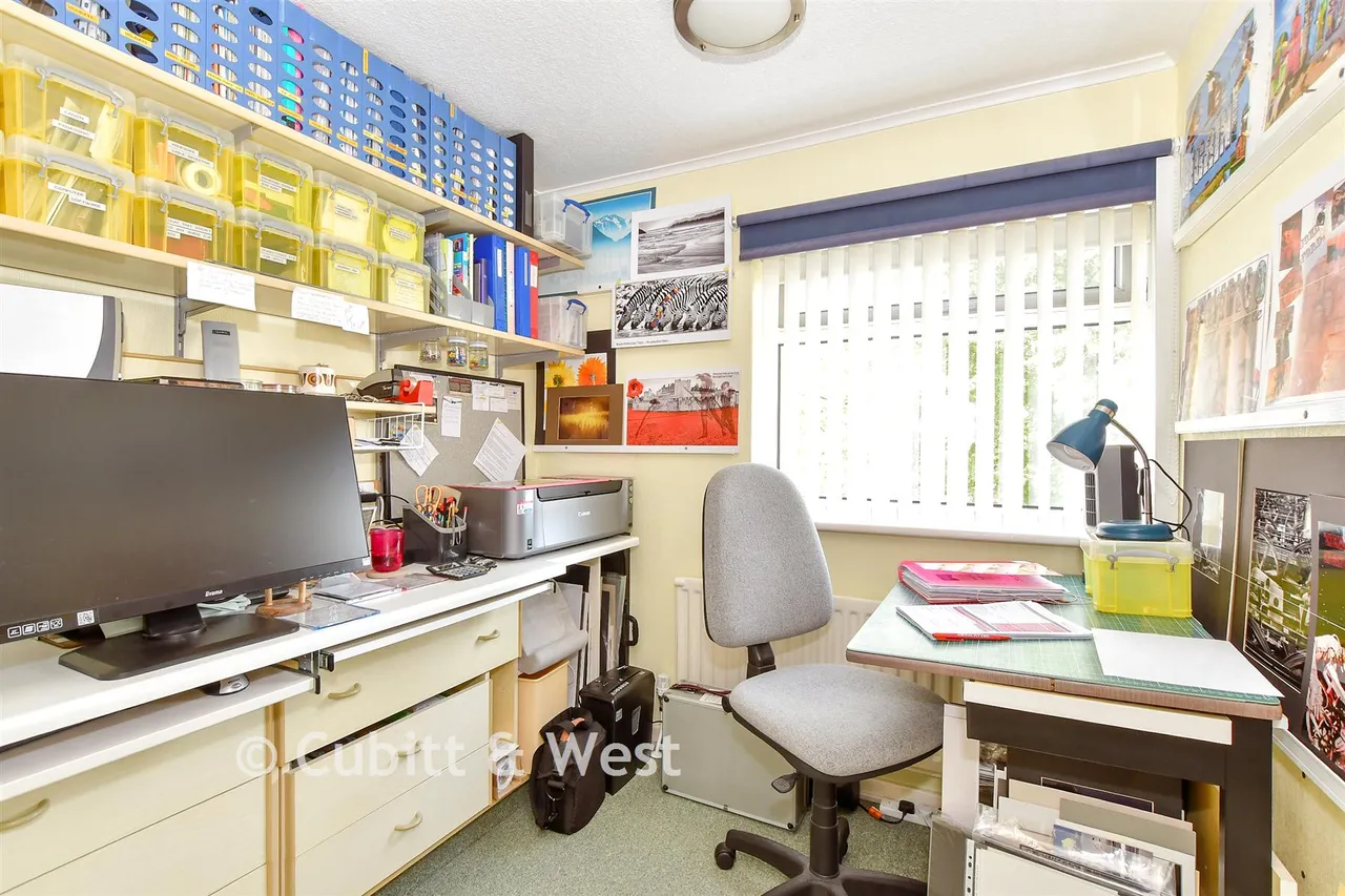 The Link, Waterlooville, PO7, photo 9
