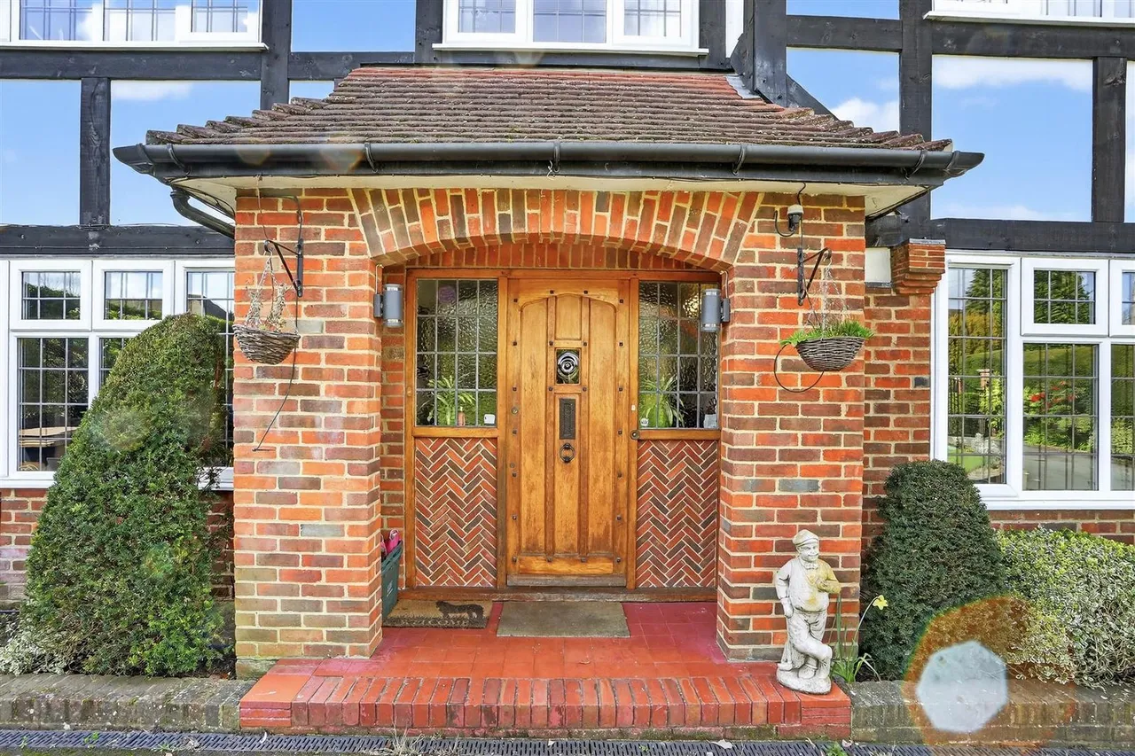 Golf Side, South Cheam, SM2 7EZ, photo 8