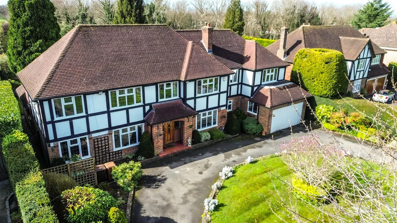 Golf Side, South Cheam, SM2 7EZ, photo 63