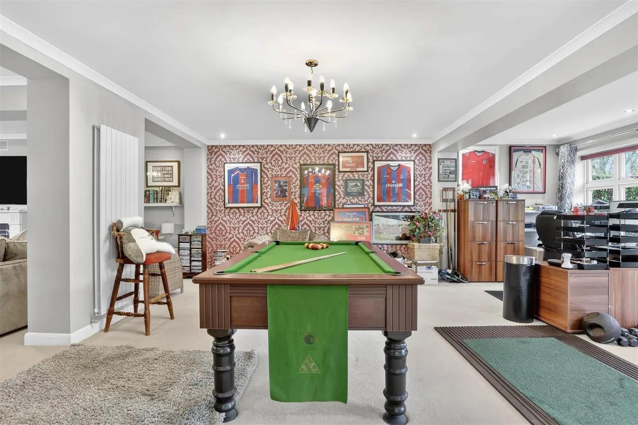 Golf Side, South Cheam, SM2 7EZ, photo 13