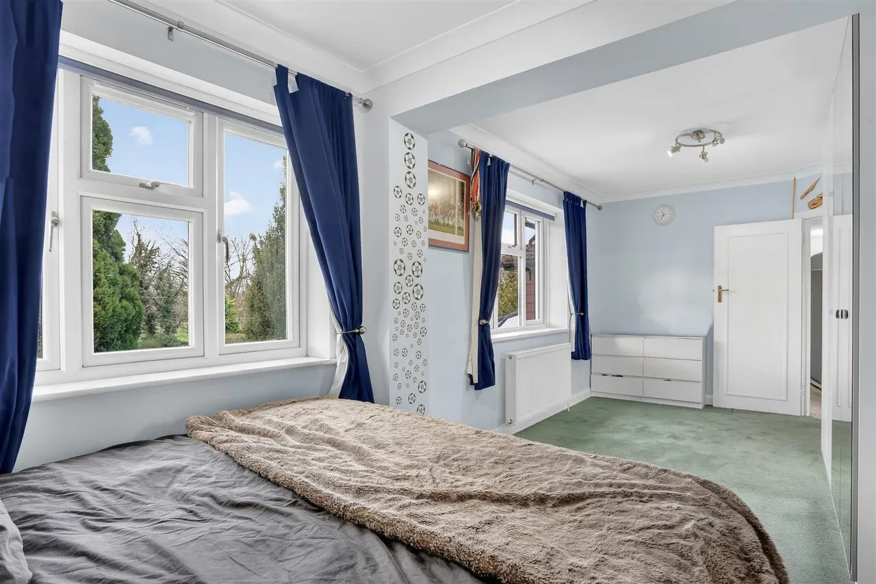 Golf Side, South Cheam, SM2 7EZ, photo 56