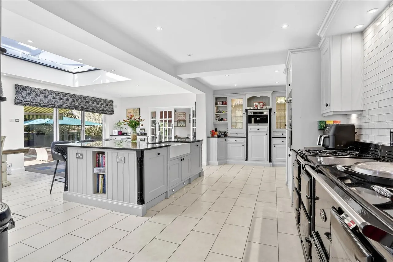 Golf Side, South Cheam, SM2 7EZ, photo 5