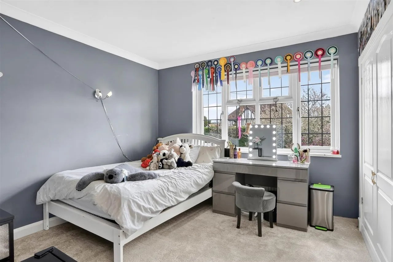 Golf Side, South Cheam, SM2 7EZ, photo 57