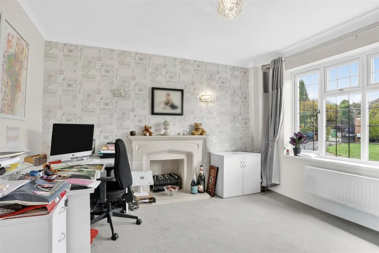 Golf Side, South Cheam, SM2 7EZ, photo 38