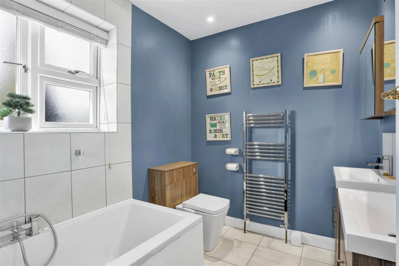 Golf Side, South Cheam, SM2 7EZ, photo 54