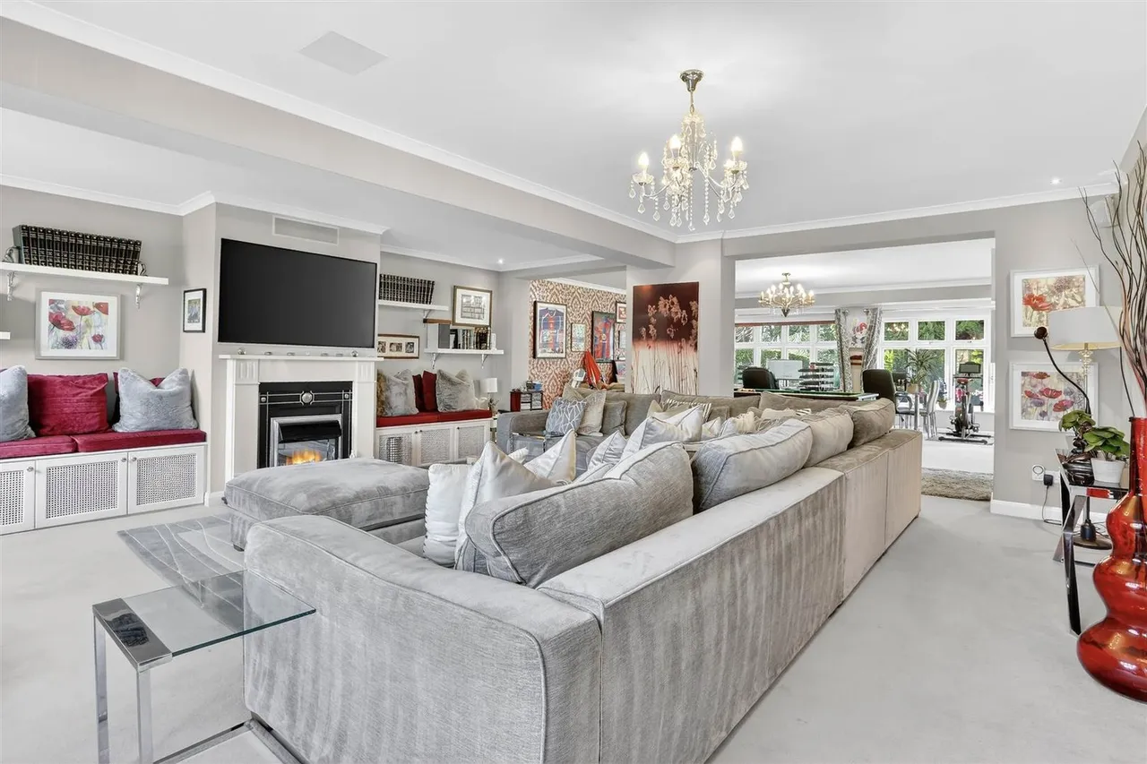 Golf Side, South Cheam, SM2 7EZ, photo 9
