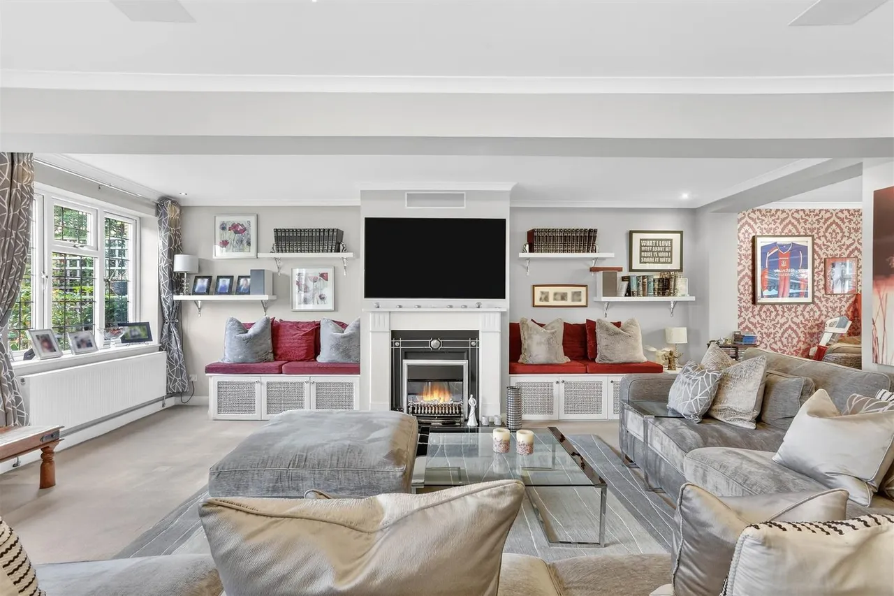 Golf Side, South Cheam, SM2 7EZ, photo 10