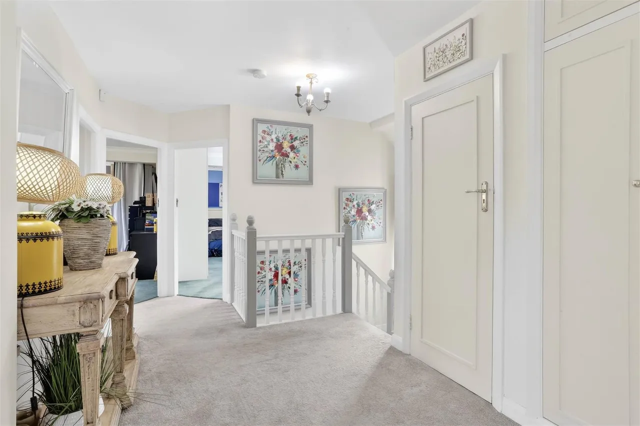 Golf Side, South Cheam, SM2 7EZ, photo 51