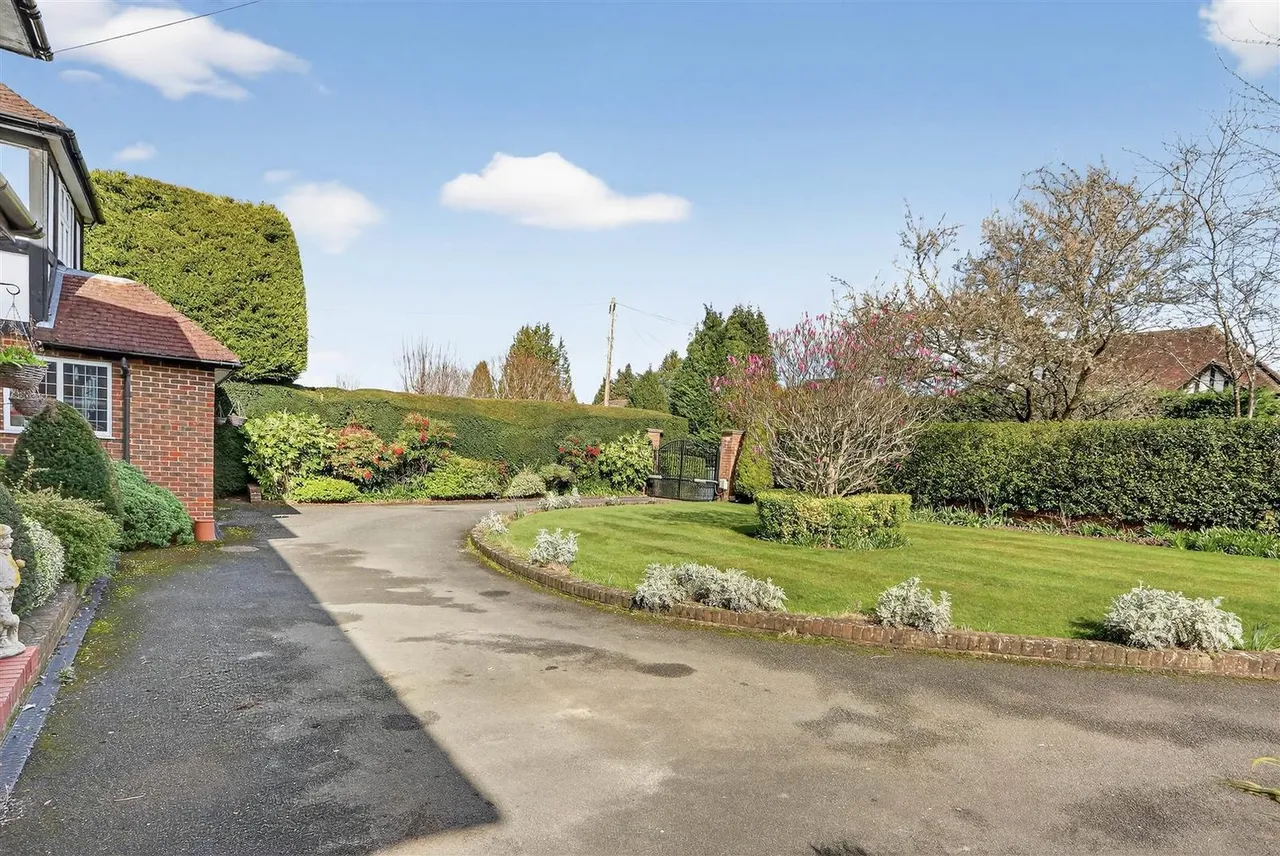 Golf Side, South Cheam, SM2 7EZ, photo 60