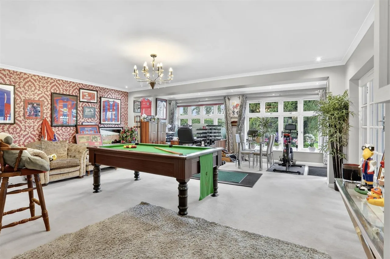 Golf Side, South Cheam, SM2 7EZ, photo 14