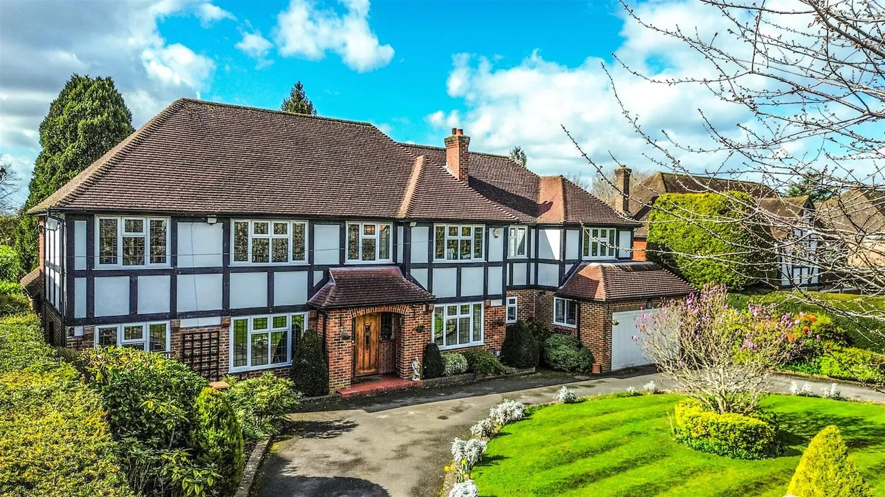 5 bed house for sale — Golf Side, South Cheam, SM2 7EZ