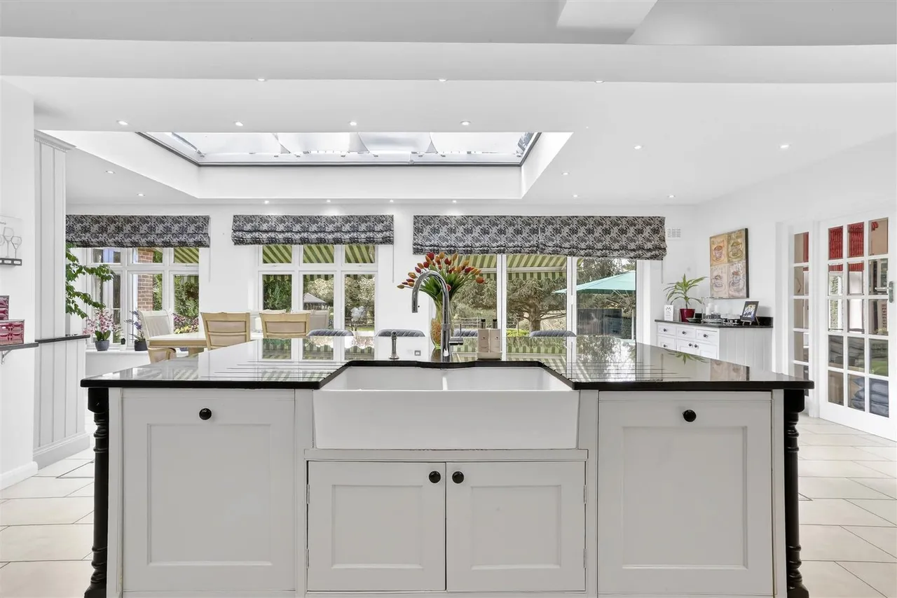 Golf Side, South Cheam, SM2 7EZ, photo 19