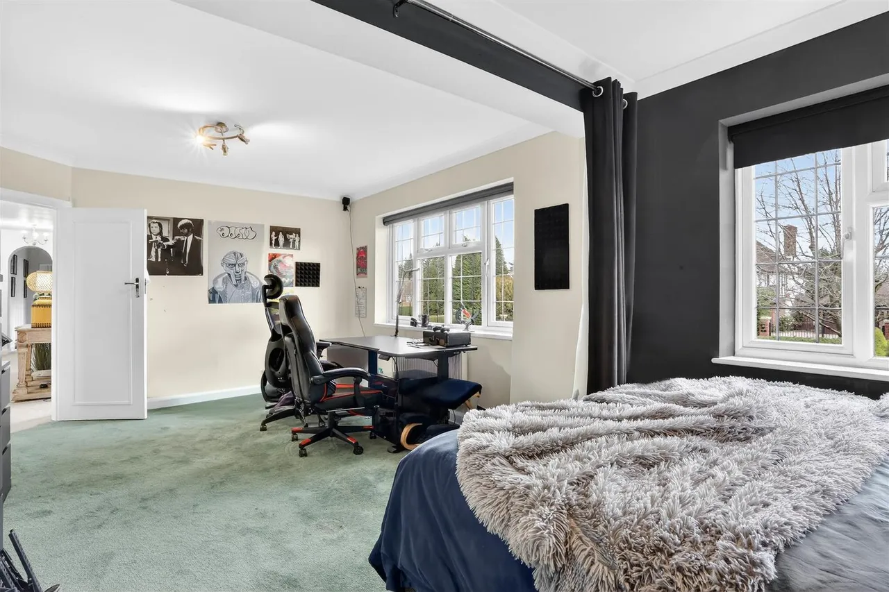 Golf Side, South Cheam, SM2 7EZ, photo 53