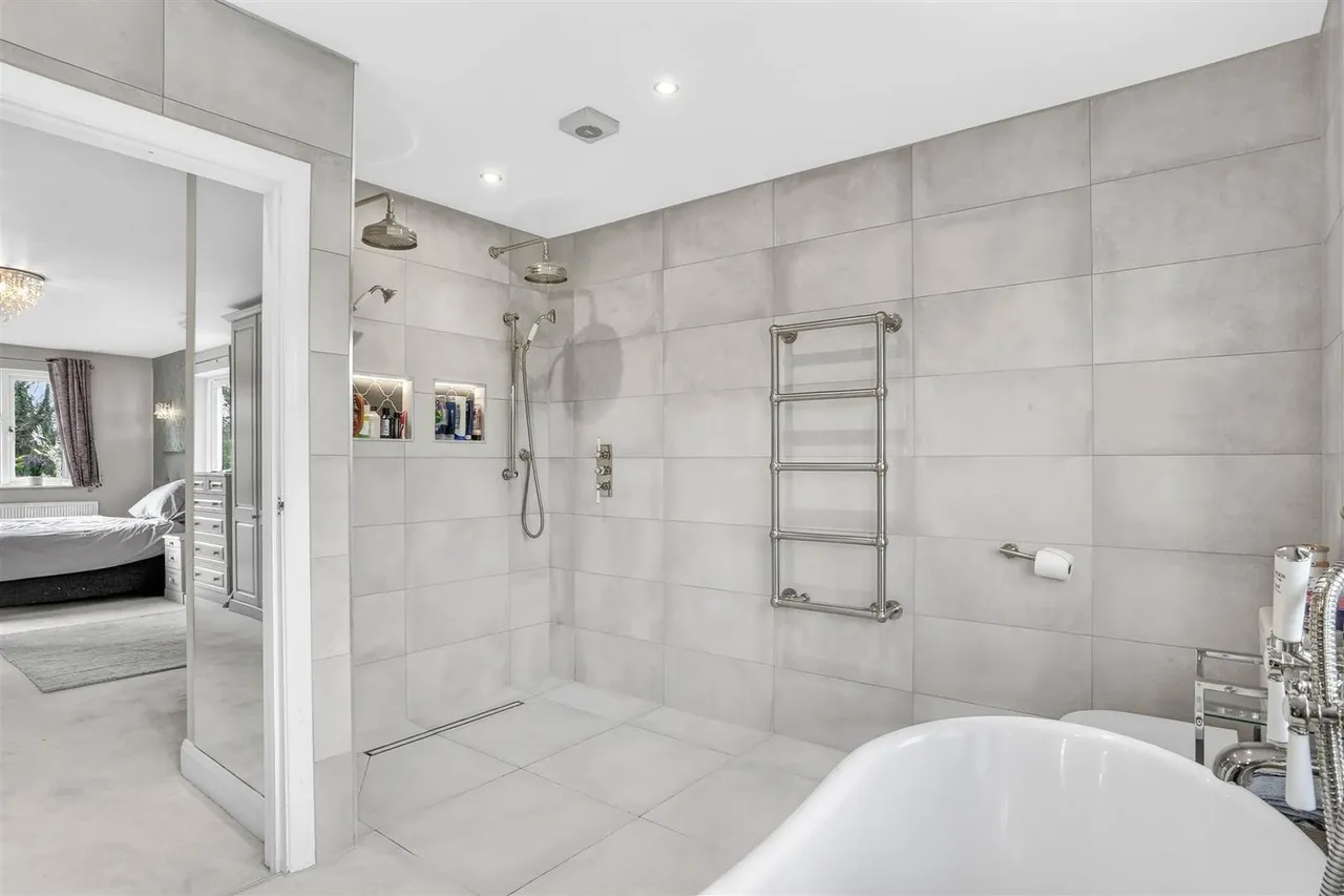 Golf Side, South Cheam, SM2 7EZ, photo 50