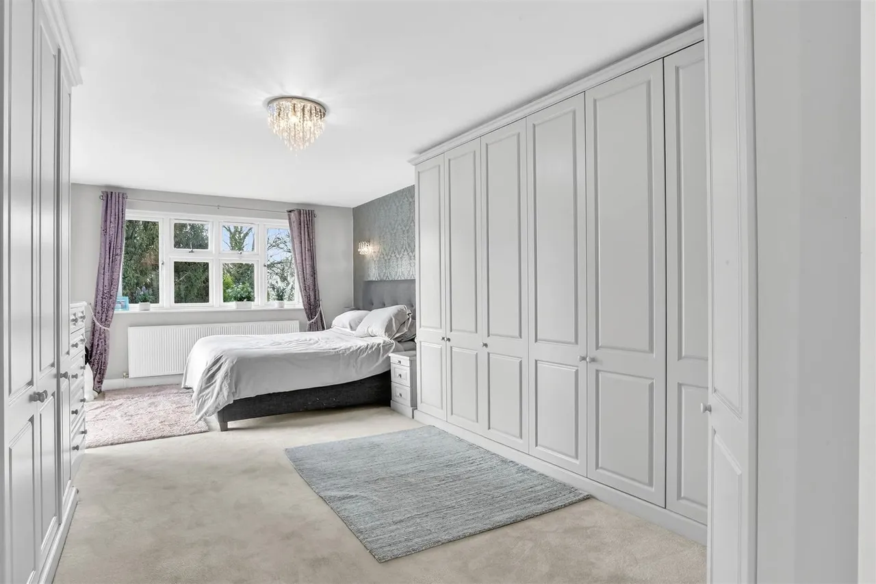 Golf Side, South Cheam, SM2 7EZ, photo 44