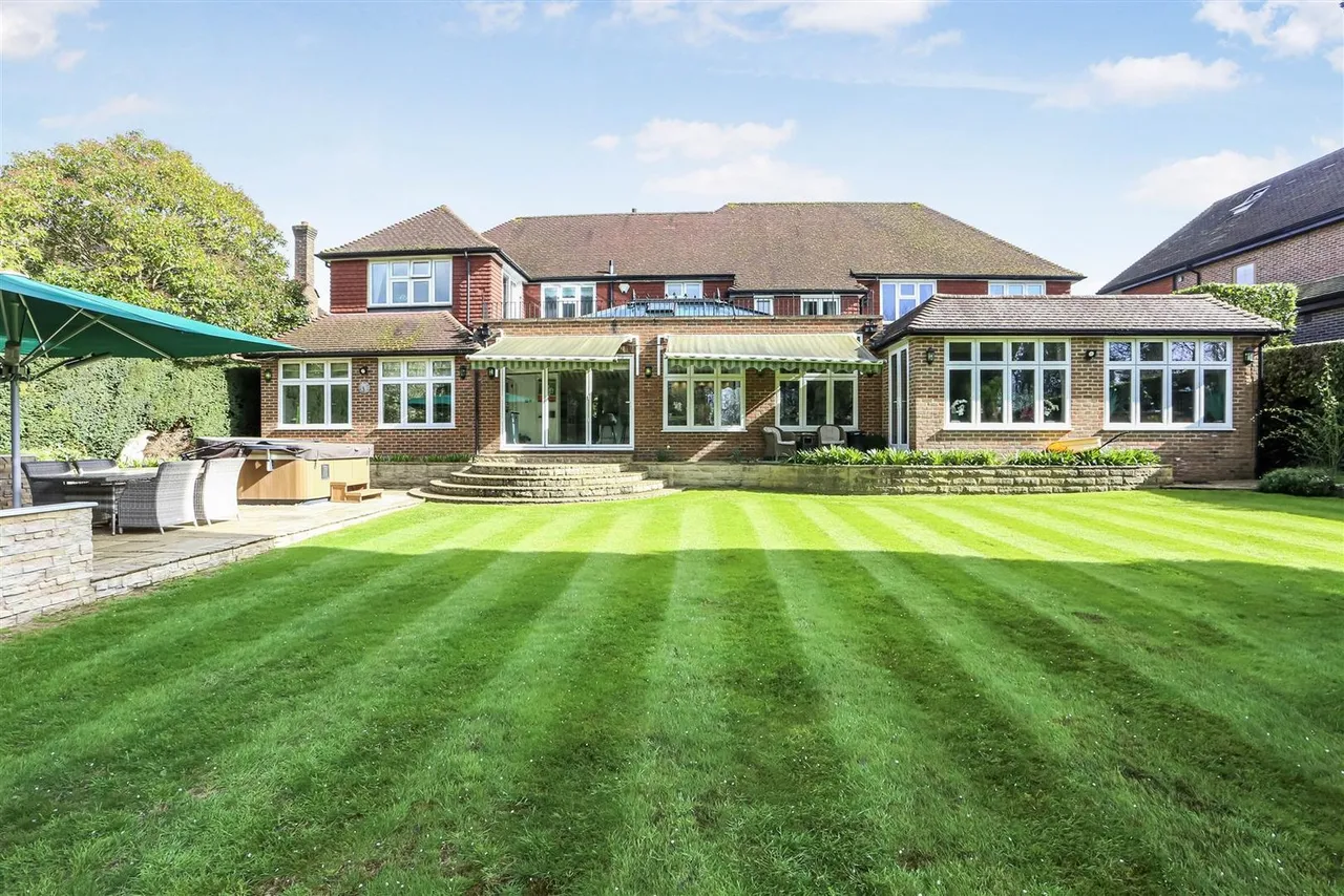 Golf Side, South Cheam, SM2 7EZ, photo 33
