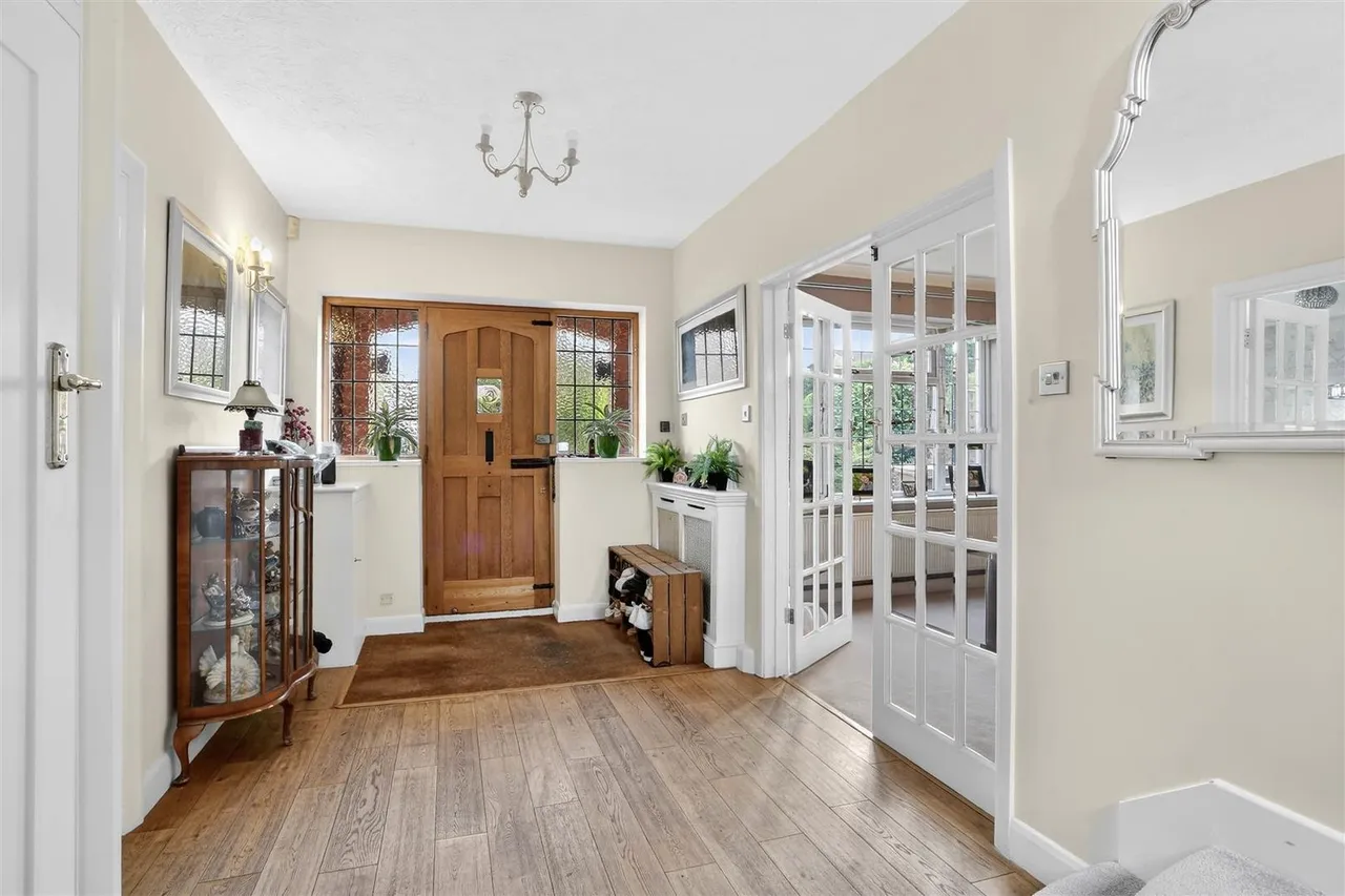 Golf Side, South Cheam, SM2 7EZ, photo 59
