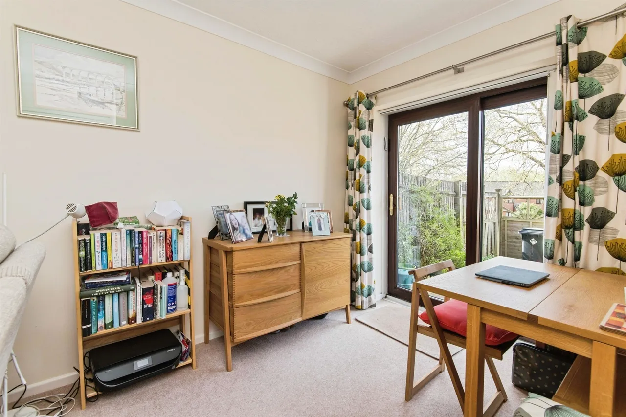Honeylands Drive, Exeter, photo 3