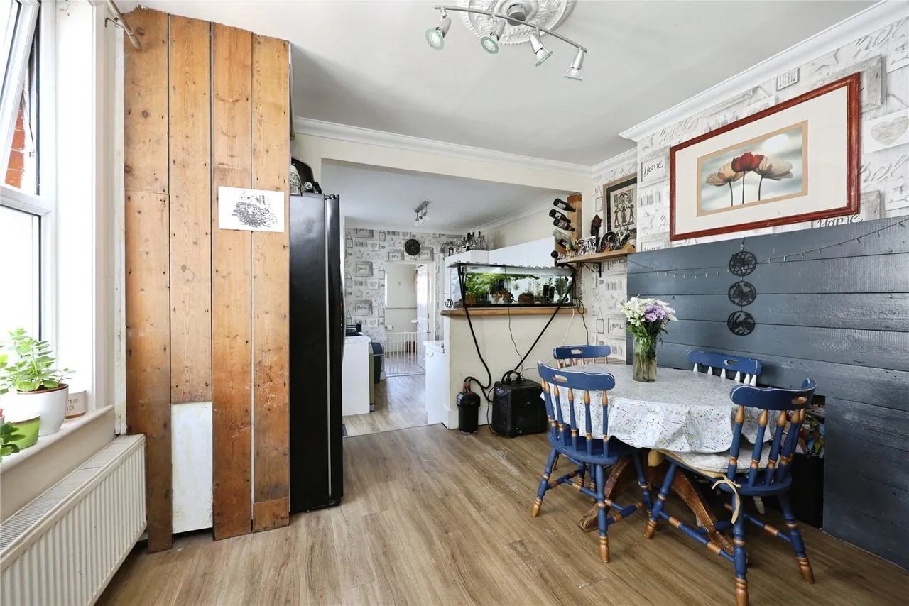 Alfred Road, Sandown, PO36, photo 4
