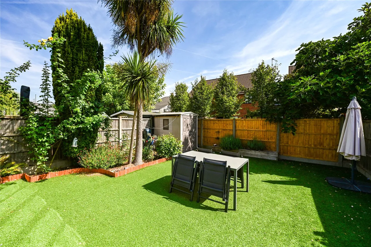 Park Road, Egham, TW20, photo 3