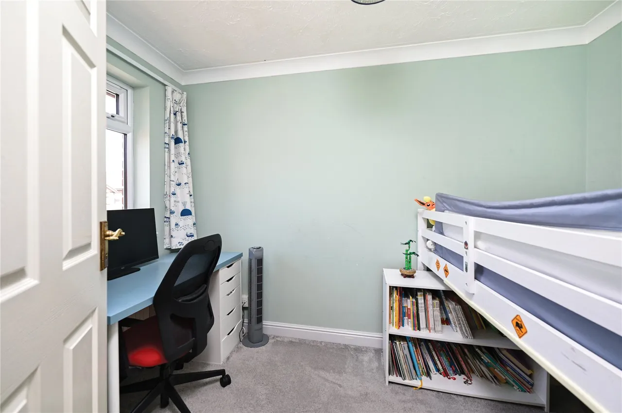 Park Road, Egham, TW20, photo 14