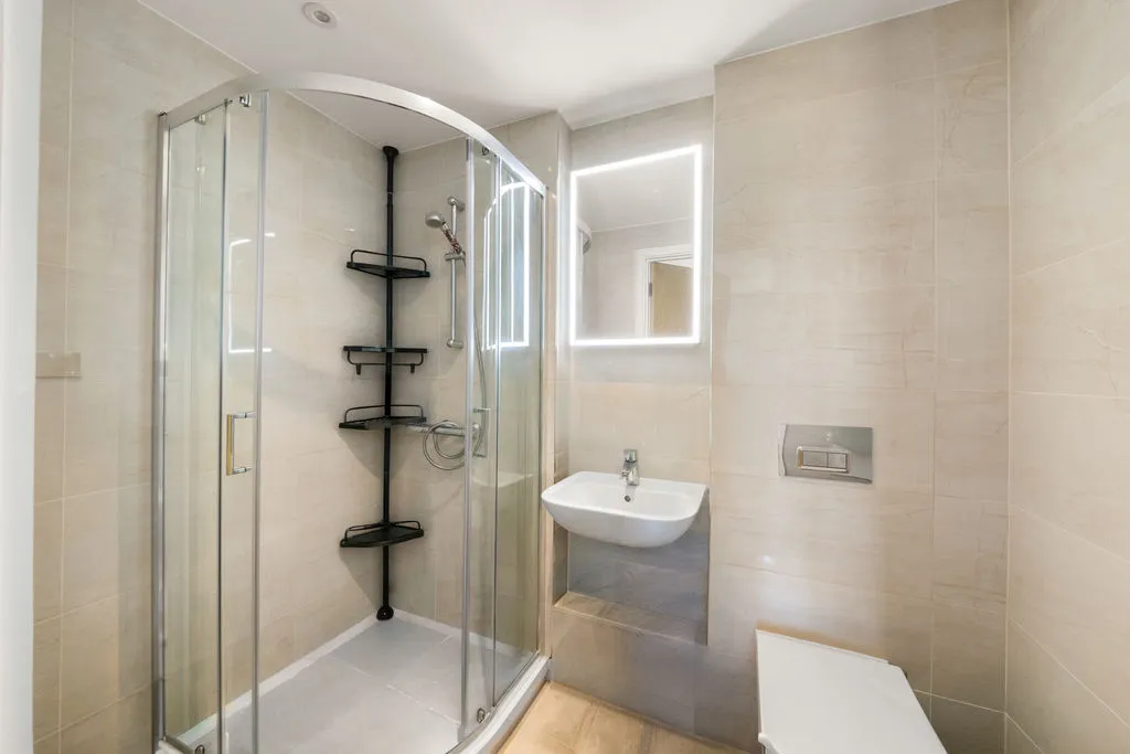 178 Eastcote Lane, Harrow, photo 7