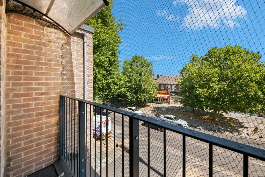 178 Eastcote Lane, Harrow, photo 9