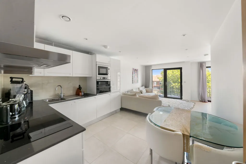 178 Eastcote Lane, Harrow, photo 4