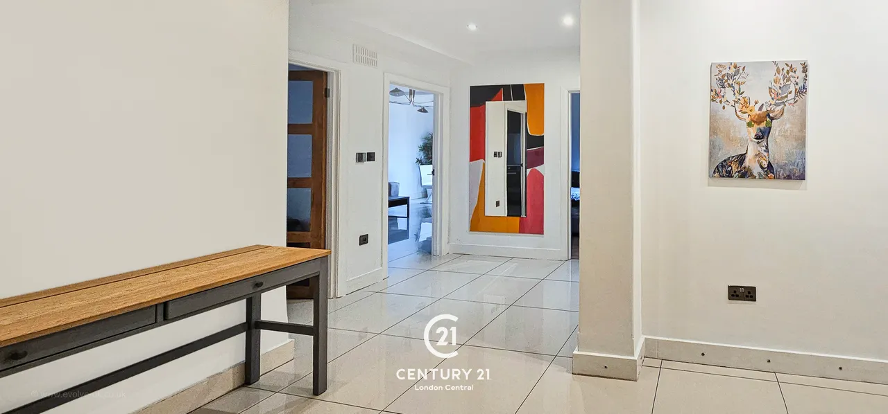 Ralph Court, Queensway, W2, photo 2