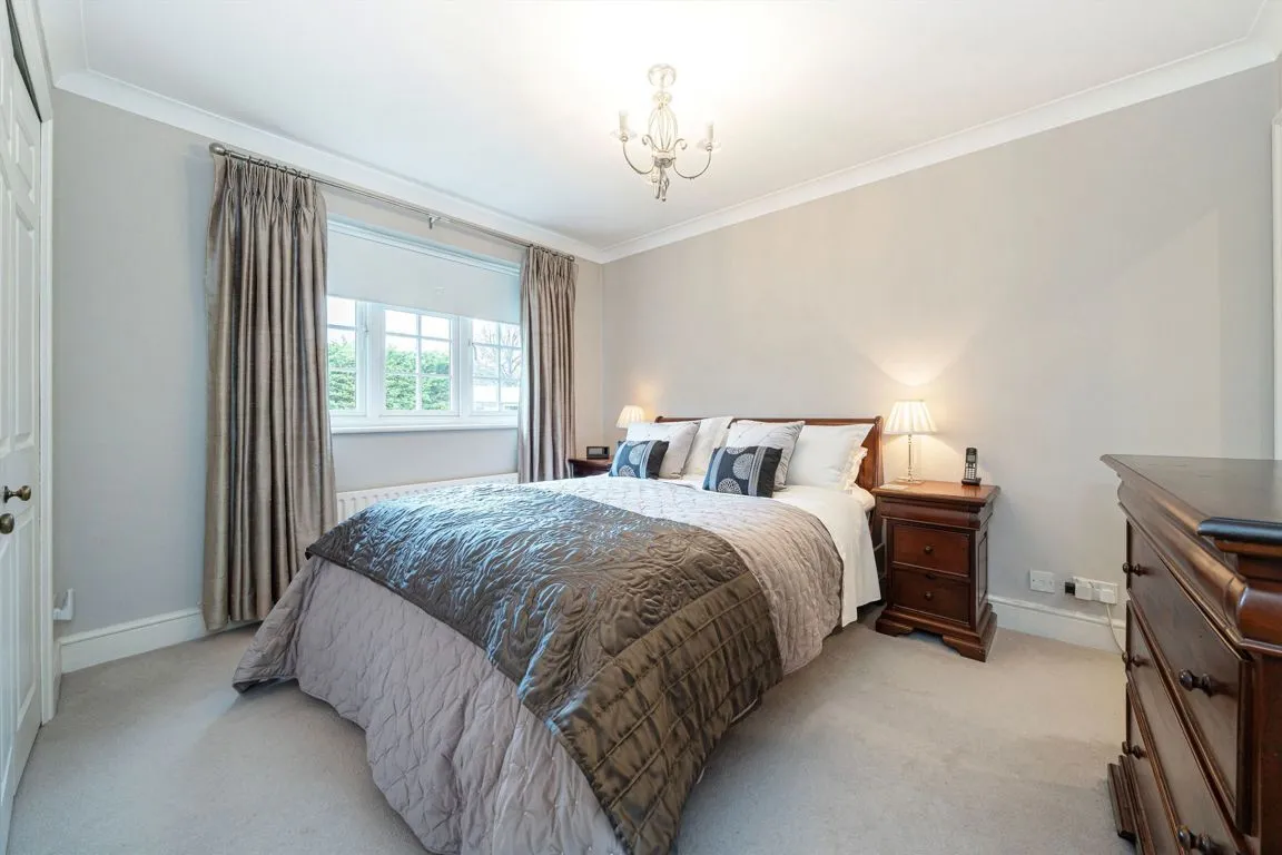 Village Close, Weybridge, KT13, photo 7