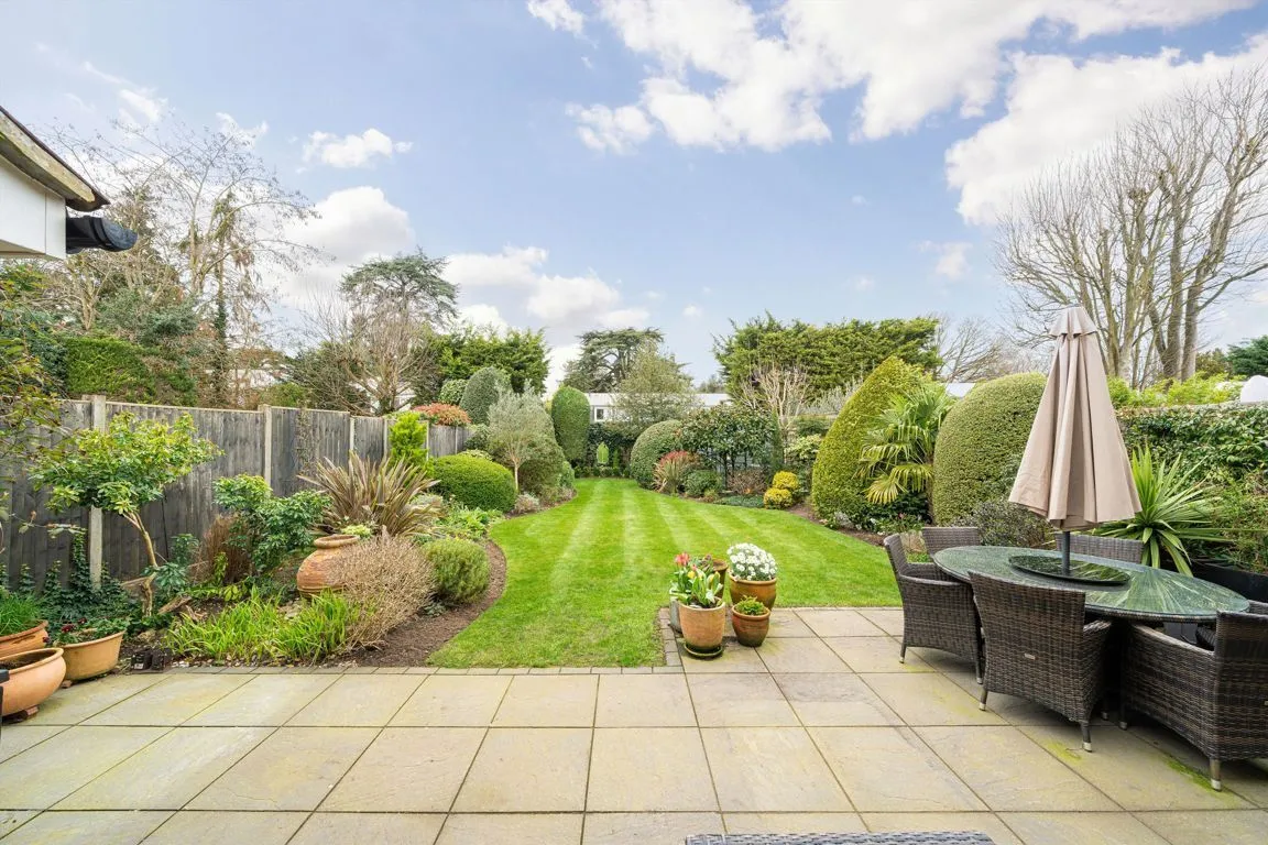 Village Close, Weybridge, KT13, photo 8