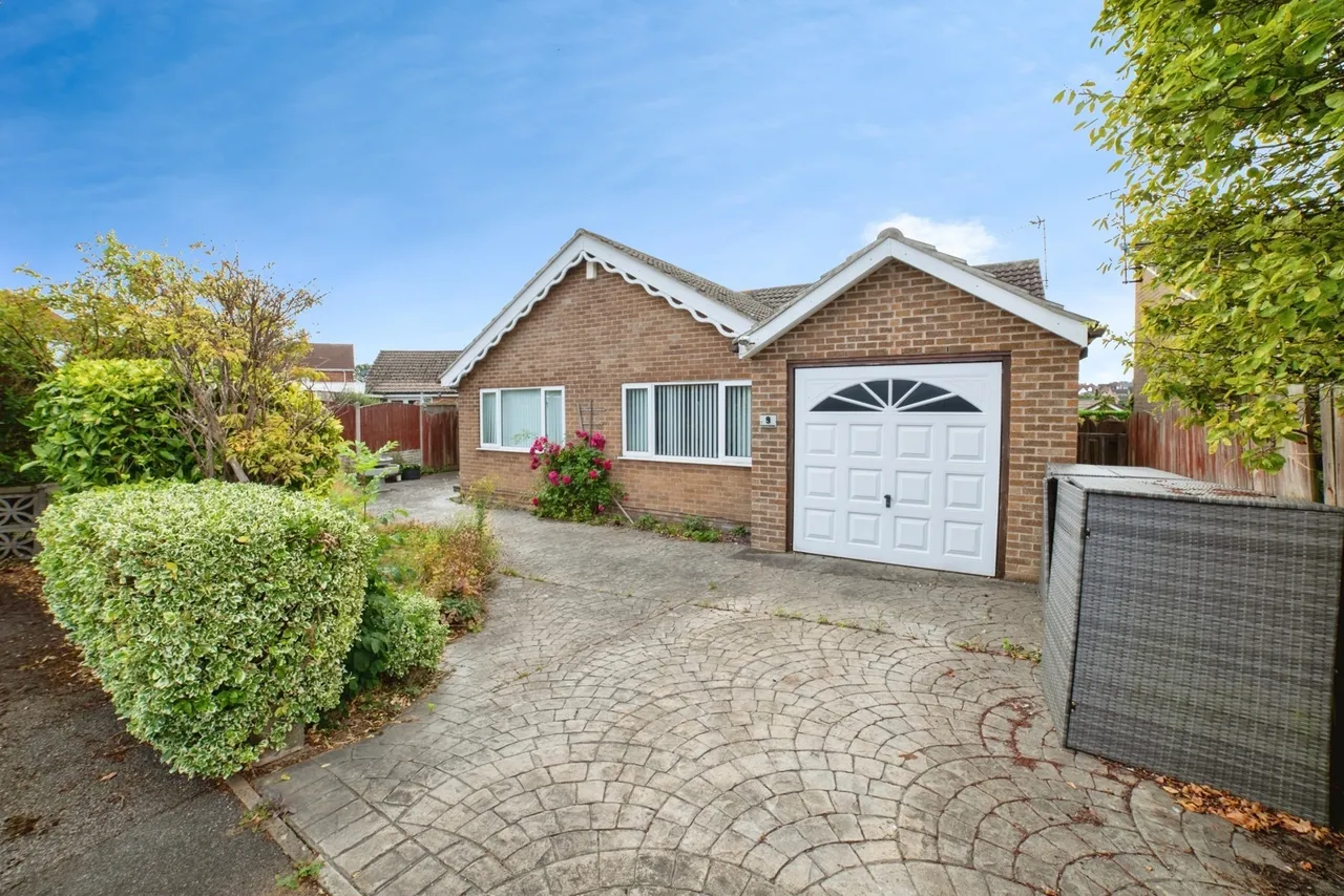 3 bed property for sale — Farcroft Avenue, SUTTON-IN-ASHFIELD, Nottinghamshire, NG17