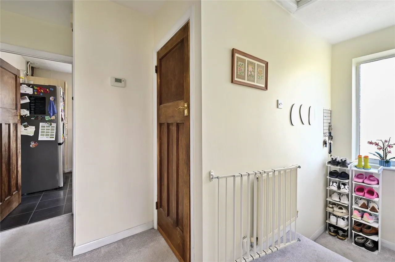 Chertsey Road, Ashford, TW15, photo 9