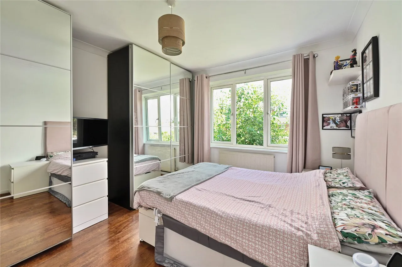 Chertsey Road, Ashford, TW15, photo 5