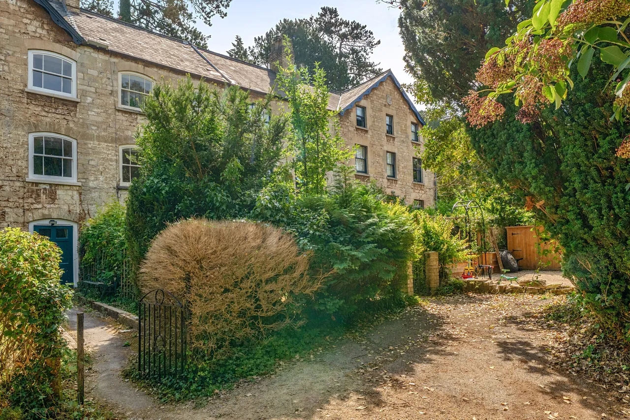 Giddynap Lane, Inchbrook, GL5, photo 14